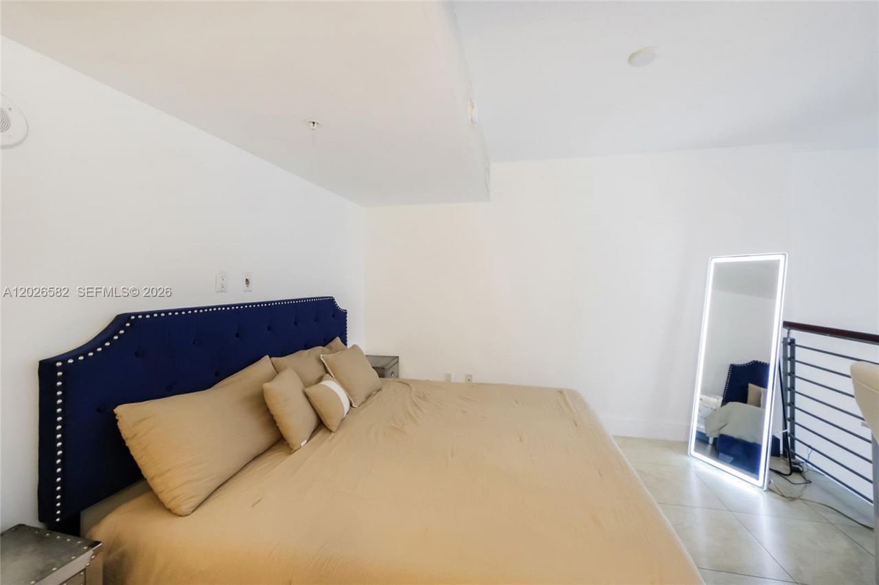 41 SE 5th St, Unit 1303, Miami, FL 33131 Photo
