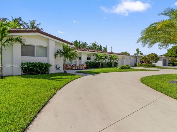 2862 NE 35th Ct , Lighthouse Point, FL 33064