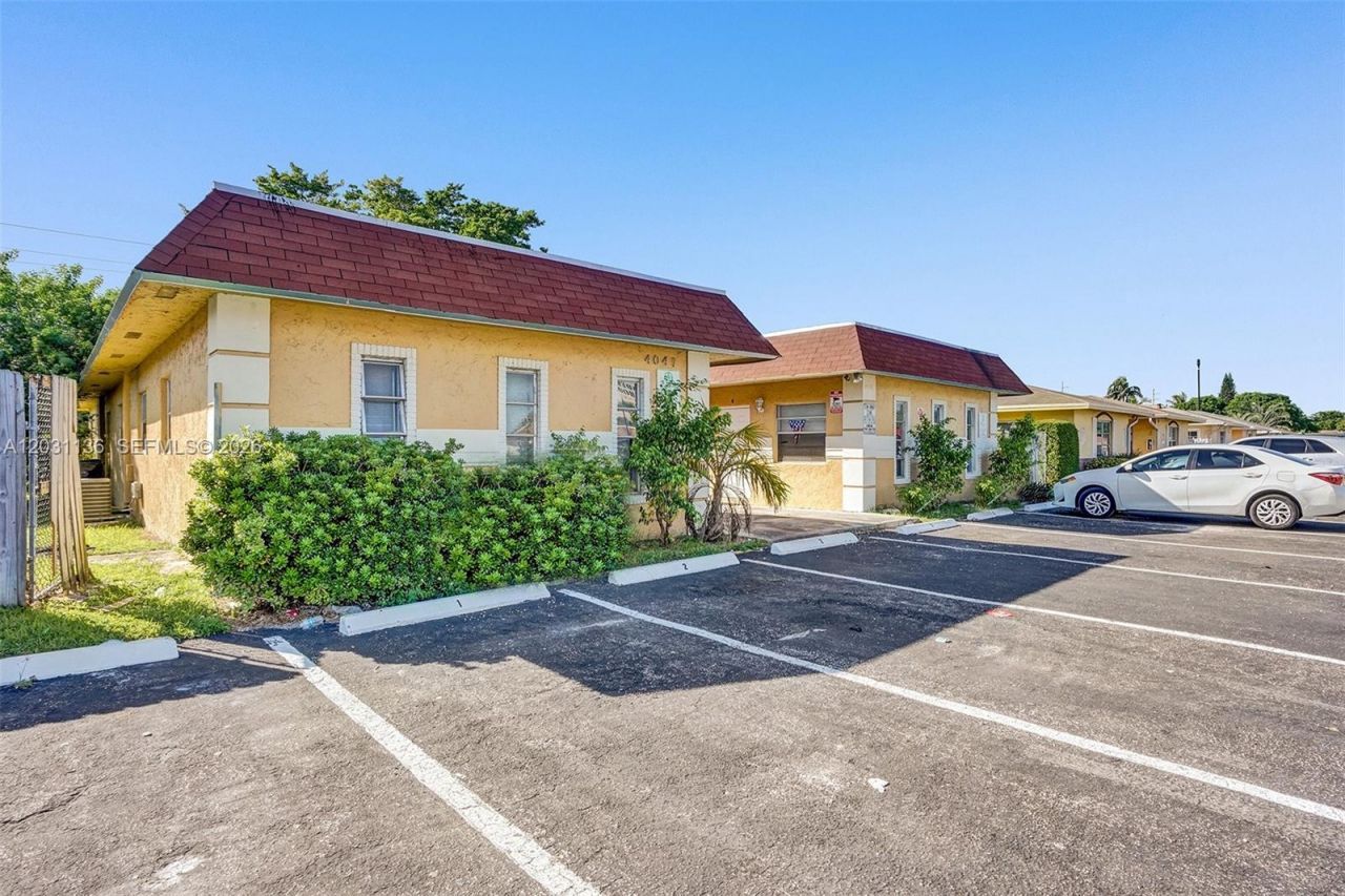 4041 NW 30th Ter , Lauderdale Lakes, FL 33309 Photo