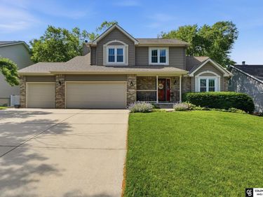 4421 Neumann Lane, Lincoln, NE 68516