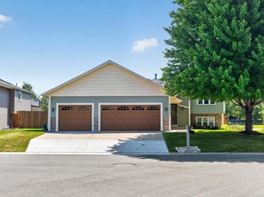 13625 Zarthan Avenue S, Savage, MN 55378