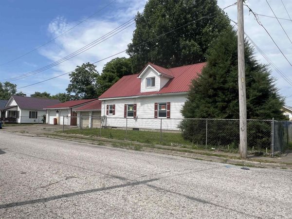 602 Maple Street, Lawrenceville, IN 47591