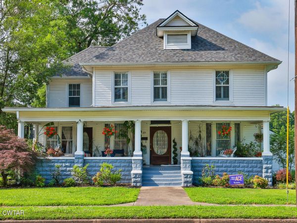 325 Main Street , Martin, TN 38237