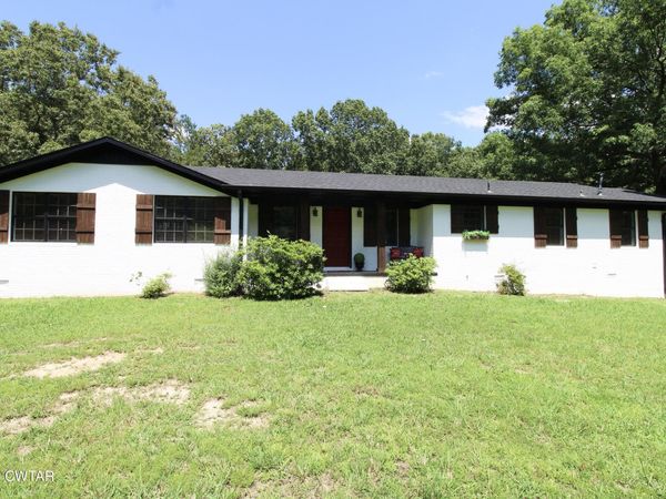 205 Melton Road , Wildersville, TN 38388