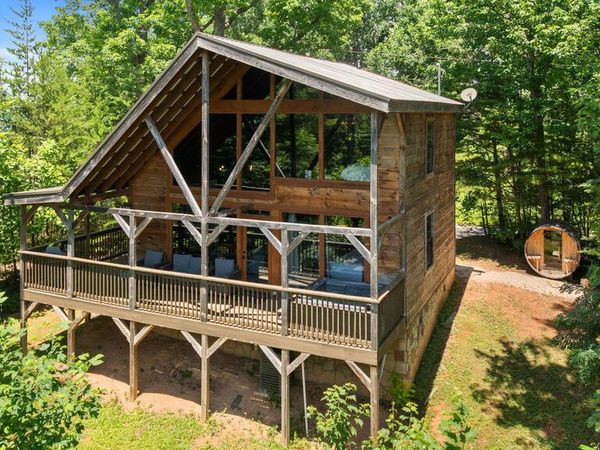 4225 Dollys Drive, Sevierville, TN 37876