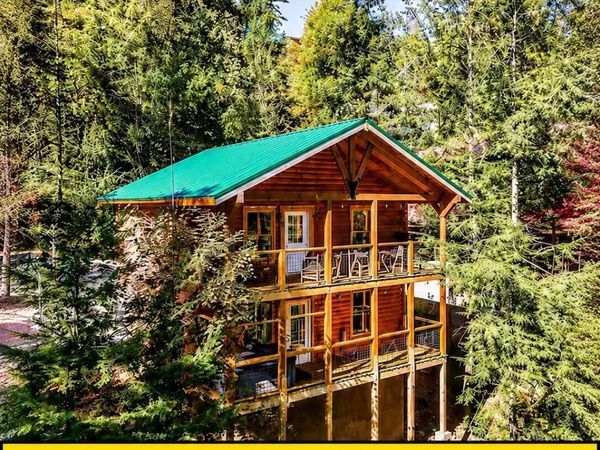 1633 Misty Hollow Way, Gatlinburg, TN 37738