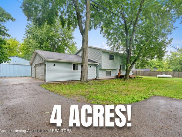 1397 N Onondaga Road, Holt, MI 48842