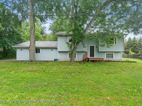 1397 N Onondaga Road, Holt, MI 48842