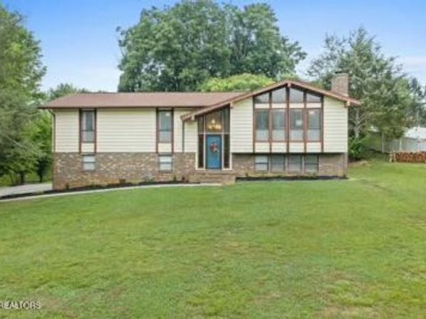 609 Greenwood Drive, Clinton, TN 37716