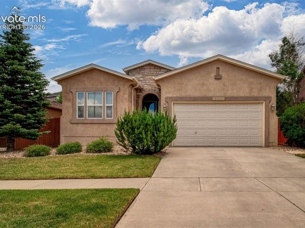 6137 Cumbre Vista Way, Colorado Springs, CO 80924
