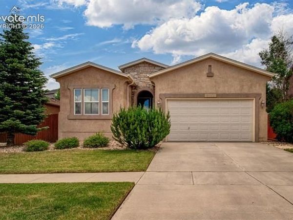 6137 Cumbre Vista Way, Colorado Springs, CO 80924