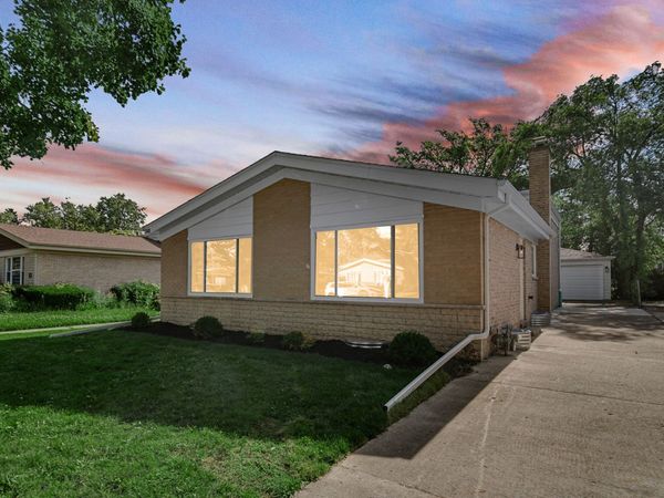 548 Leamington Avenue , Wilmette, IL 60091
