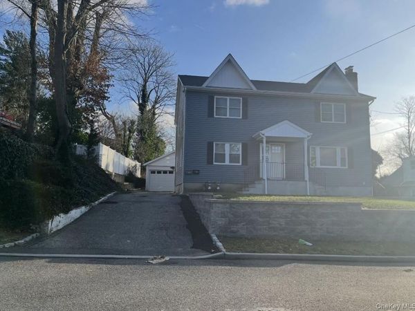 97 Coles Street , Unit 2, Glen Cove, NY 11542