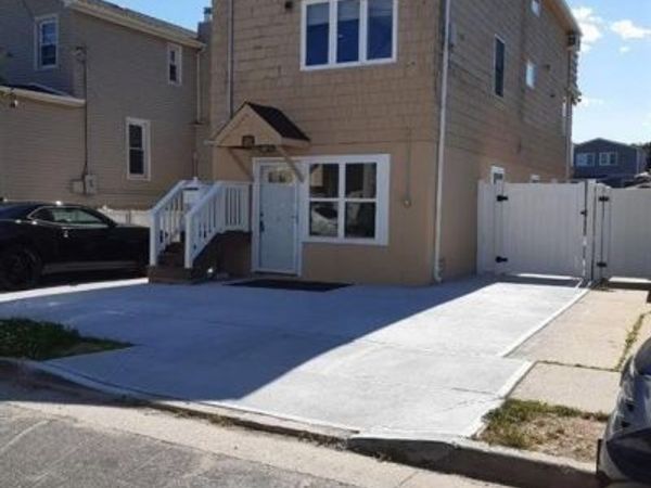 254 Arthur Street , Freeport, NY 11520