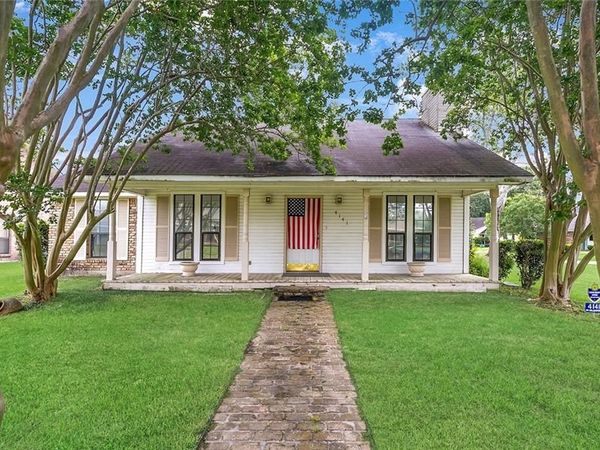 4141 COUNTRY HILL Drive , Baton Rouge, LA 70816