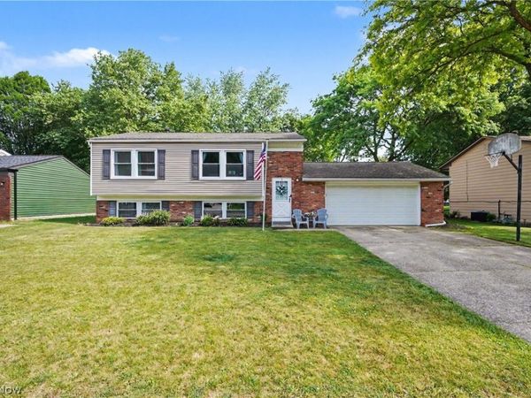 26930 Southwood Lane , Olmsted Falls, OH 44138