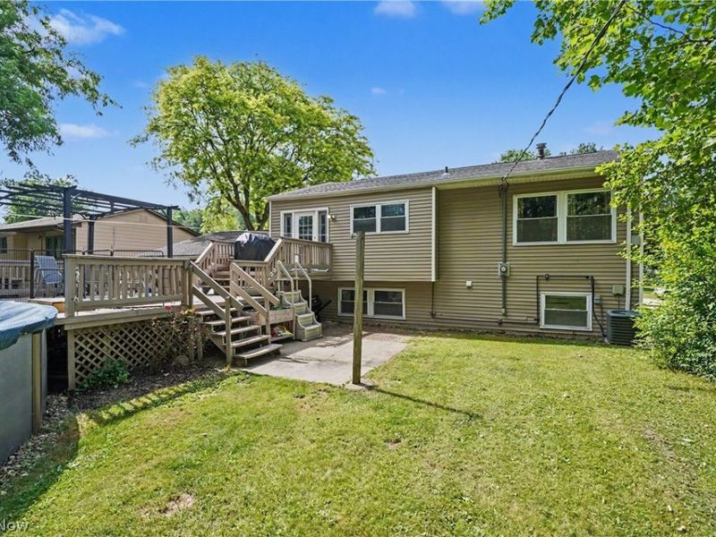 26930 Southwood Lane , Olmsted Falls, OH 44138 Photo 2