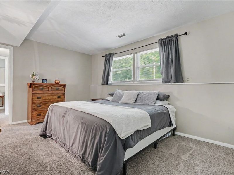 26930 Southwood Lane , Olmsted Falls, OH 44138 Photo 23