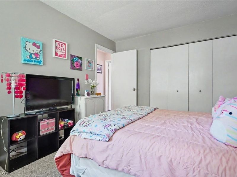 26930 Southwood Lane , Olmsted Falls, OH 44138 Photo 31