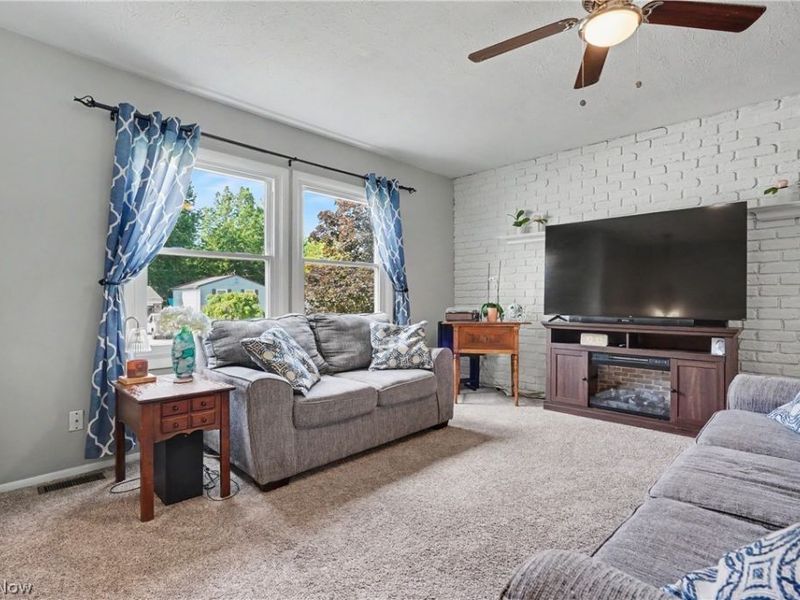 26930 Southwood Lane , Olmsted Falls, OH 44138 Photo 9