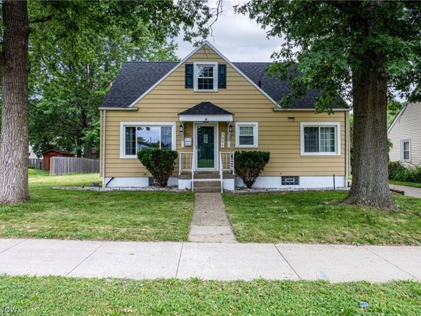 1881 Adelaide Boulevard , Akron, OH 44305