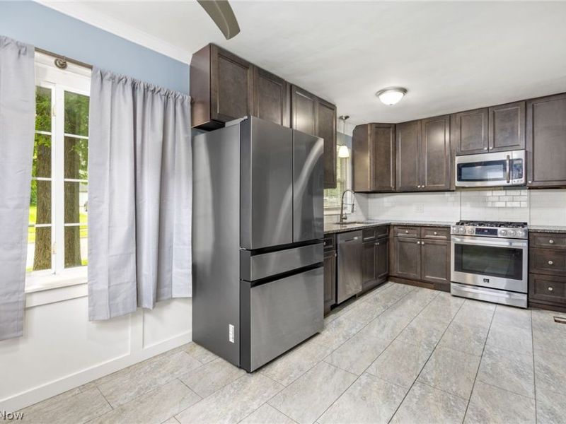 1881 Adelaide Boulevard, Akron, OH 44305 Photo 6