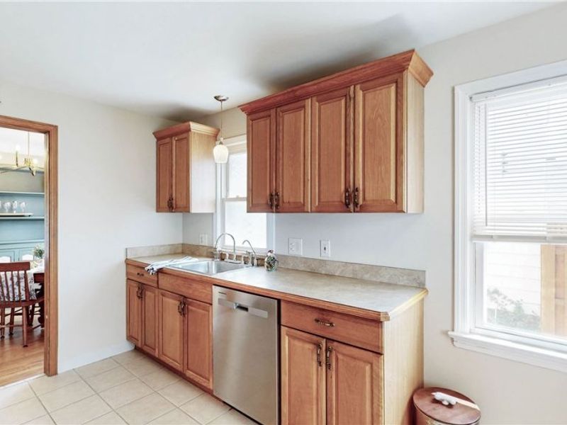 8111 Thornton Drive , Parma, OH 44129 Photo 11
