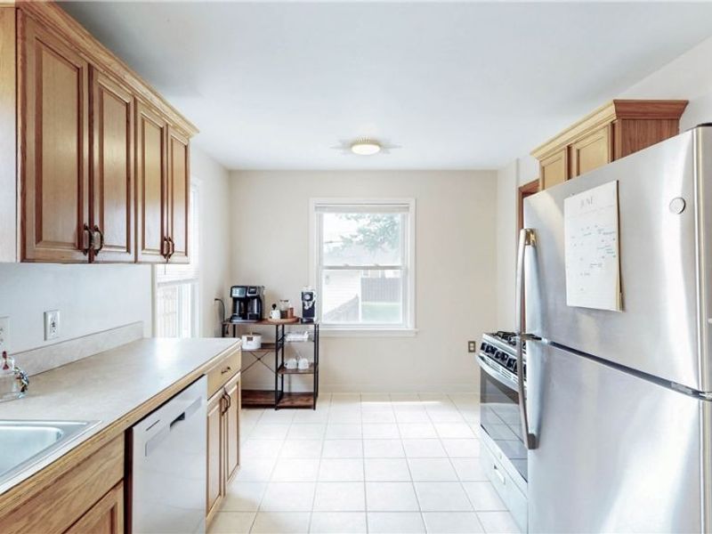 8111 Thornton Drive , Parma, OH 44129 Photo 12