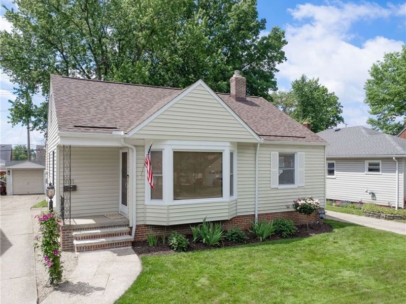 8111 Thornton Drive , Parma, OH 44129 Photo 2