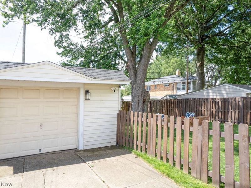 8111 Thornton Drive , Parma, OH 44129 Photo 37