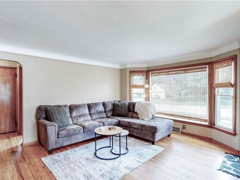 8111 Thornton Drive , Parma, OH 44129 Photo 5