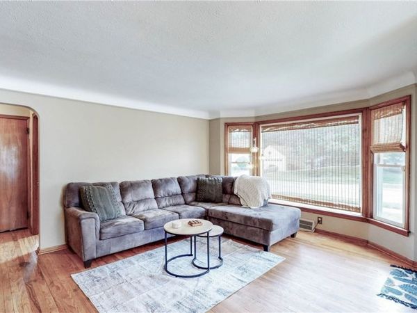 8111 Thornton Drive , Parma, OH 44129