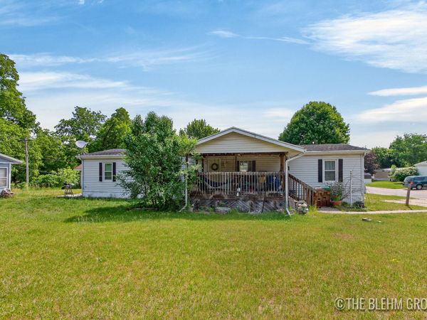 11235 Caron Street SE, Lowell, MI 49331