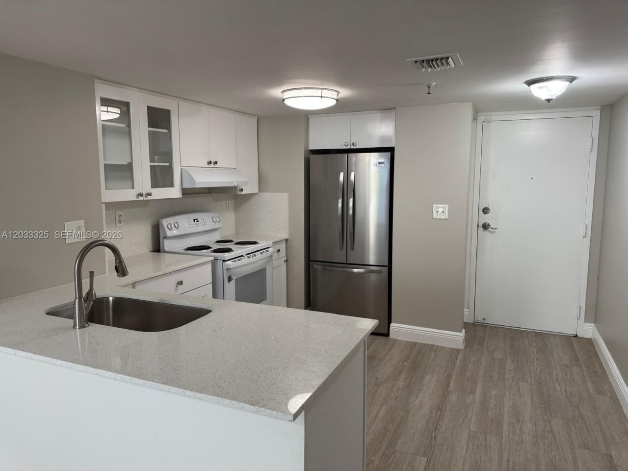 7832 Collins Ave, Unit 406, Miami Beach, FL 33141 Photo