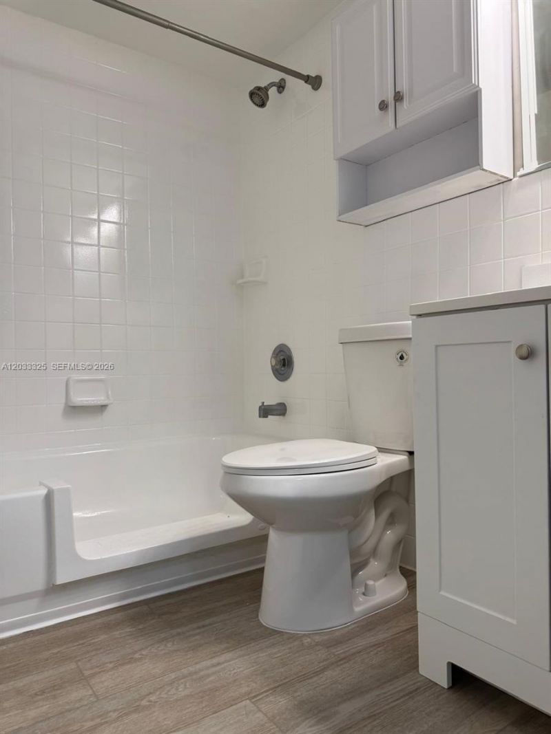 7832 Collins Ave, Unit 406, Miami Beach, FL 33141 Photo