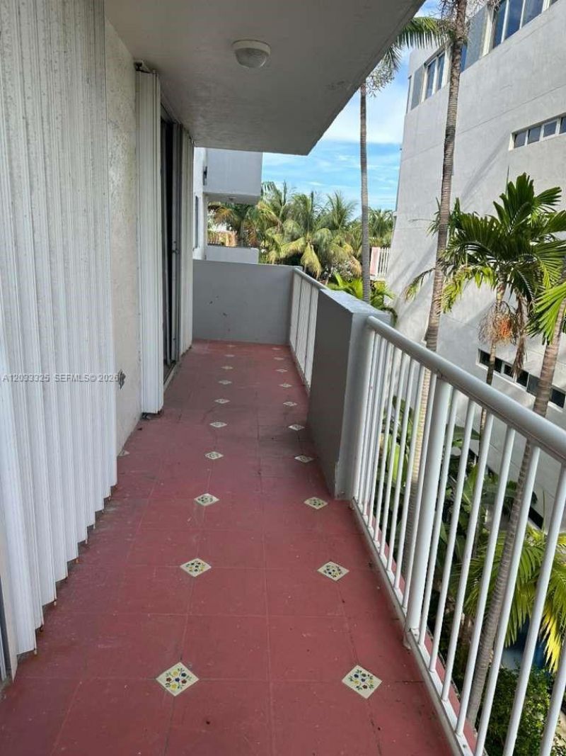 7832 Collins Ave , Unit 406, Miami Beach, FL 33141 Photo