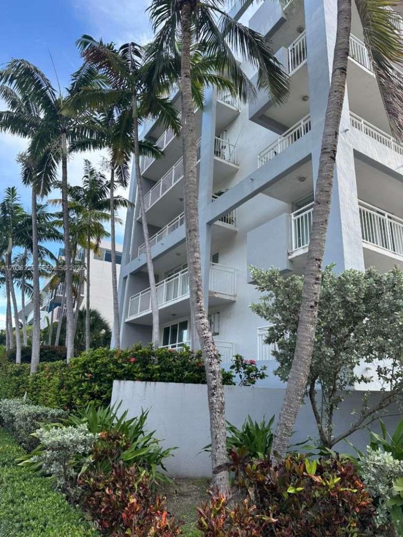 7832 Collins Ave , Unit 406, Miami Beach, FL 33141 Photo