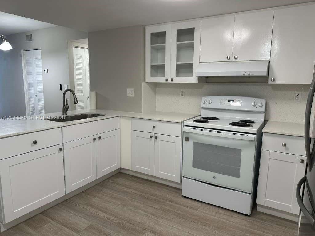 7832 Collins Ave , Unit 406, Miami Beach, FL 33141 Photo
