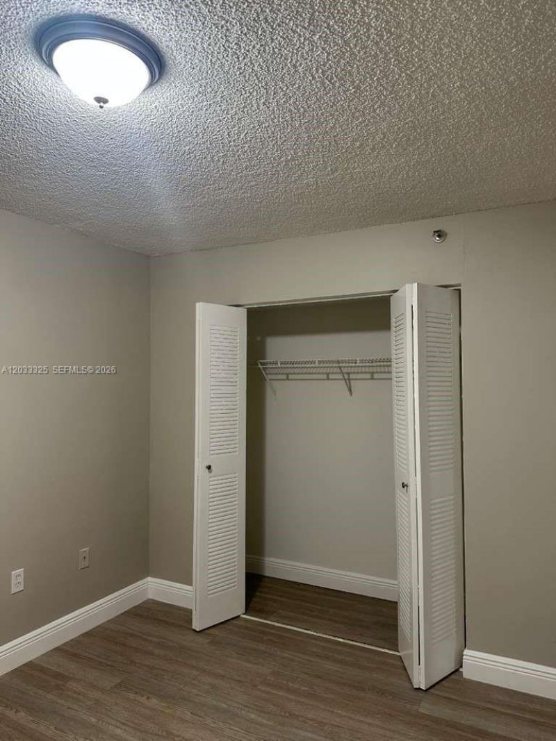 7832 Collins Ave , Unit 406, Miami Beach, FL 33141 Photo
