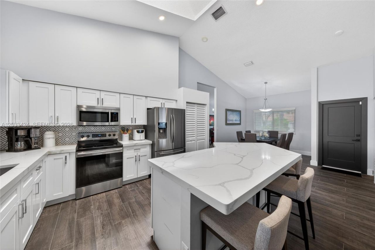 10761 NW 5th St, Plantation, FL 33324 Photo