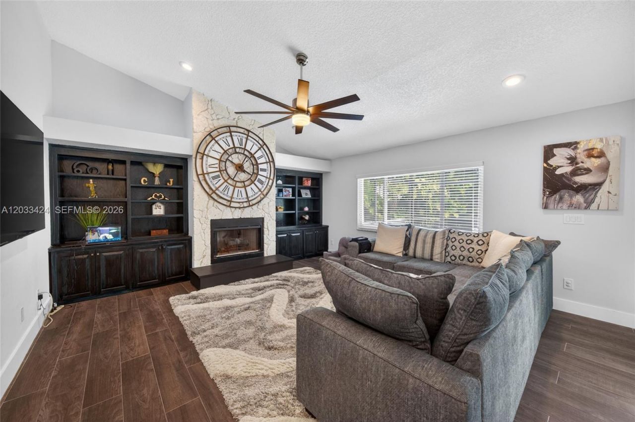 10761 NW 5th St, Plantation, FL 33324 Photo