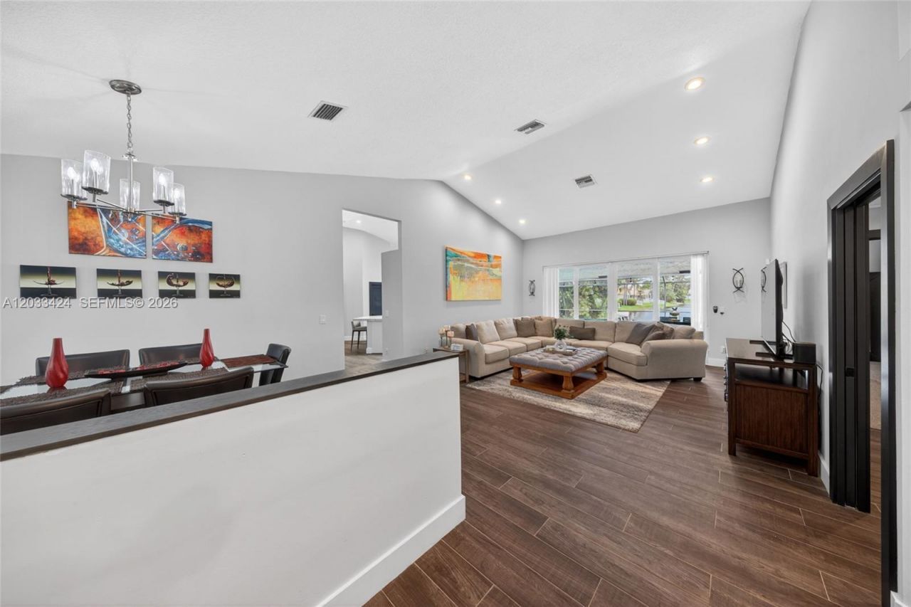 10761 NW 5th St, Plantation, FL 33324 Photo