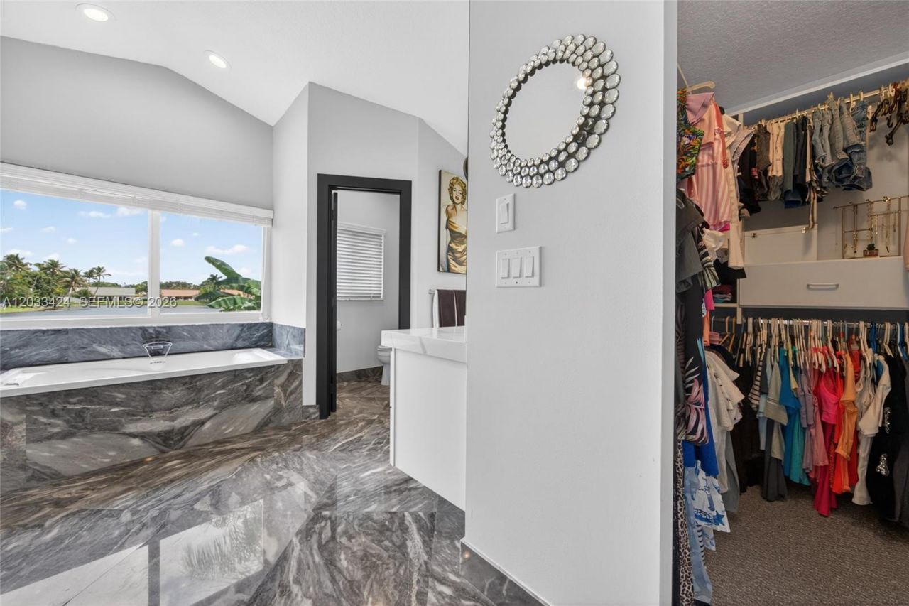 10761 NW 5th St, Plantation, FL 33324 Photo