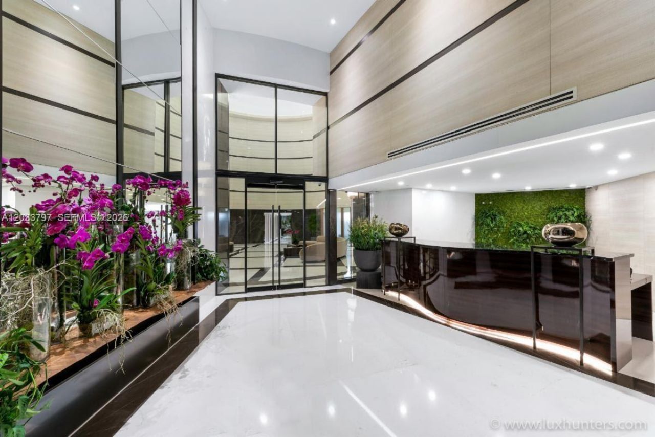 300 S Pointe Dr , Unit 705, Miami Beach, FL 33139 Photo
