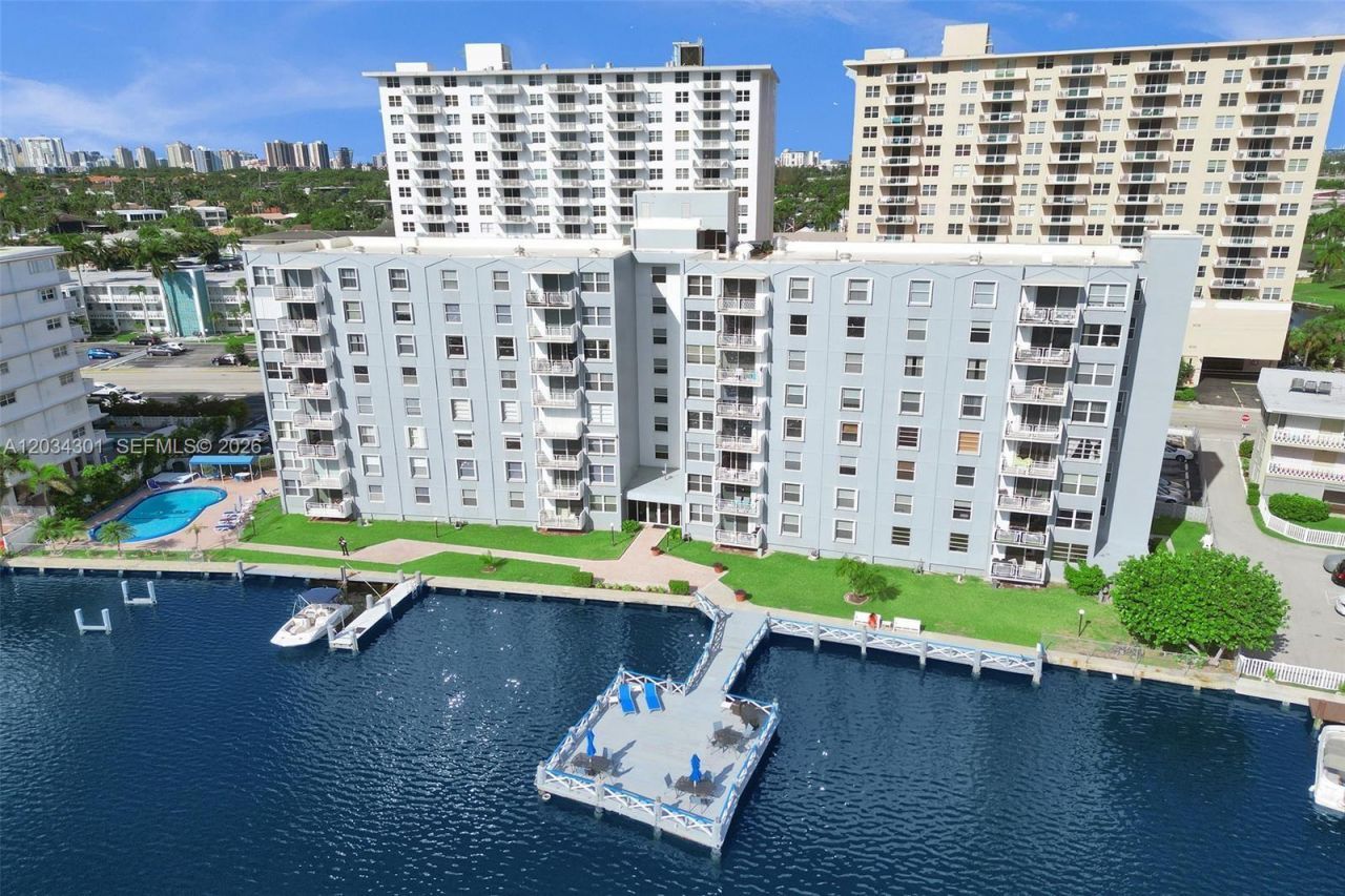 430 Golden Isles Dr , Unit 705, Hallandale Beach, FL 33009 Photo
