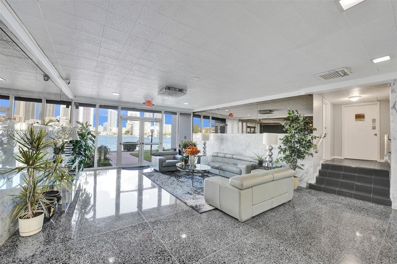 430 Golden Isles Dr , Unit 705, Hallandale Beach, FL 33009 Photo