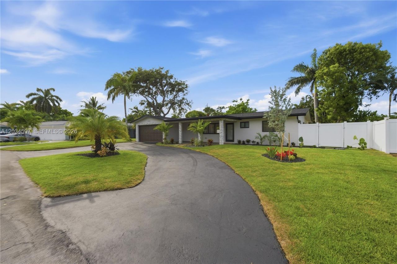 2731 NE 52nd St , Lighthouse Point, FL 33064 Photo