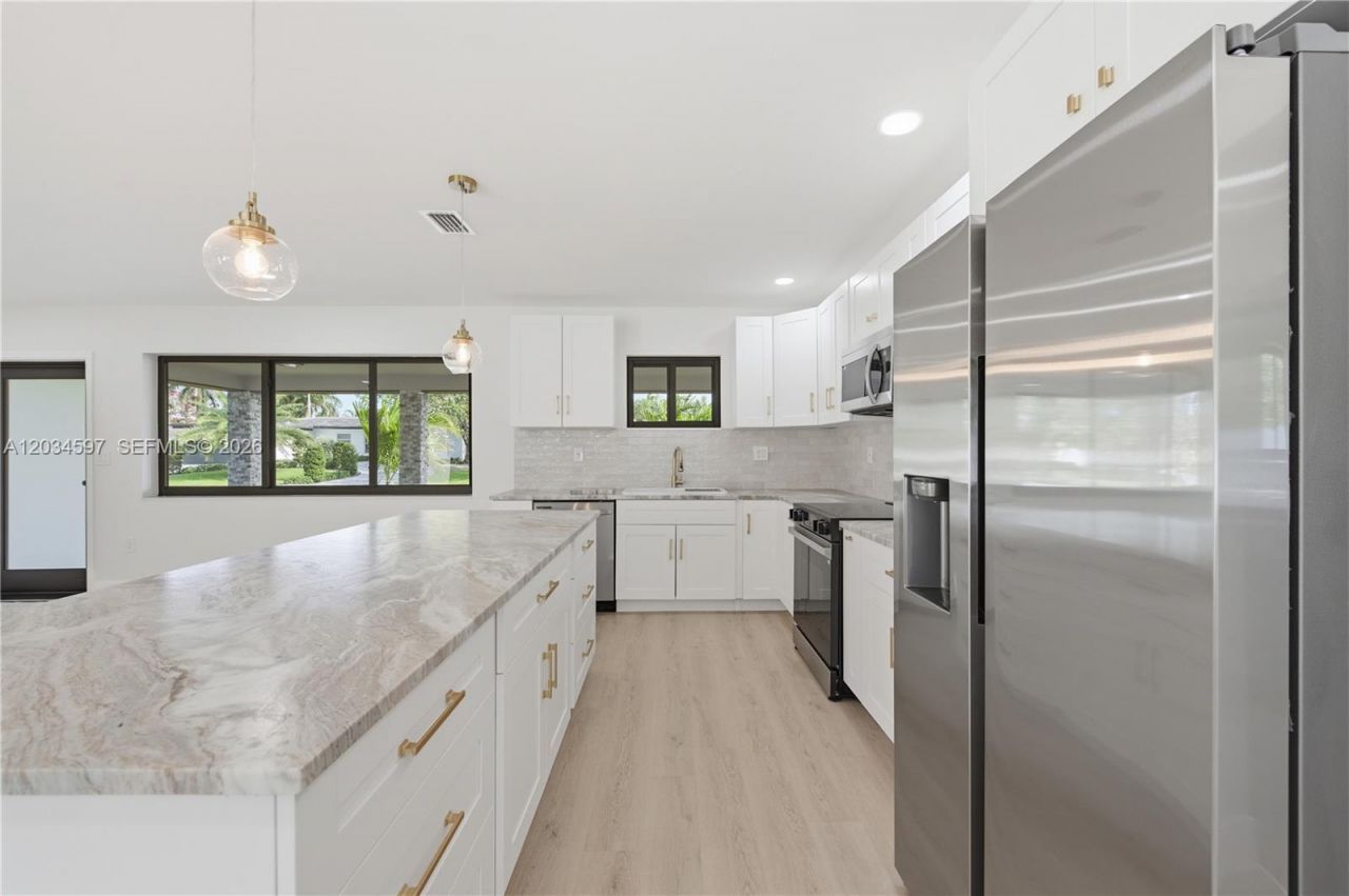 2731 NE 52nd St , Lighthouse Point, FL 33064 Photo