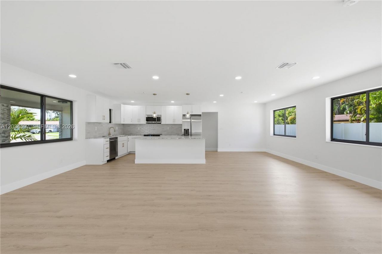 2731 NE 52nd St , Lighthouse Point, FL 33064 Photo