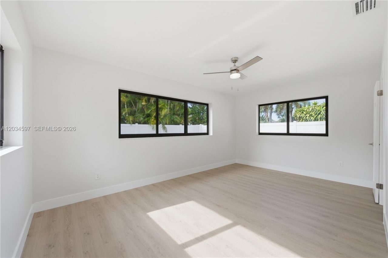 2731 NE 52nd St , Lighthouse Point, FL 33064 Photo